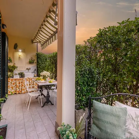 Stylish Retreat With Garden & Parking * 루카